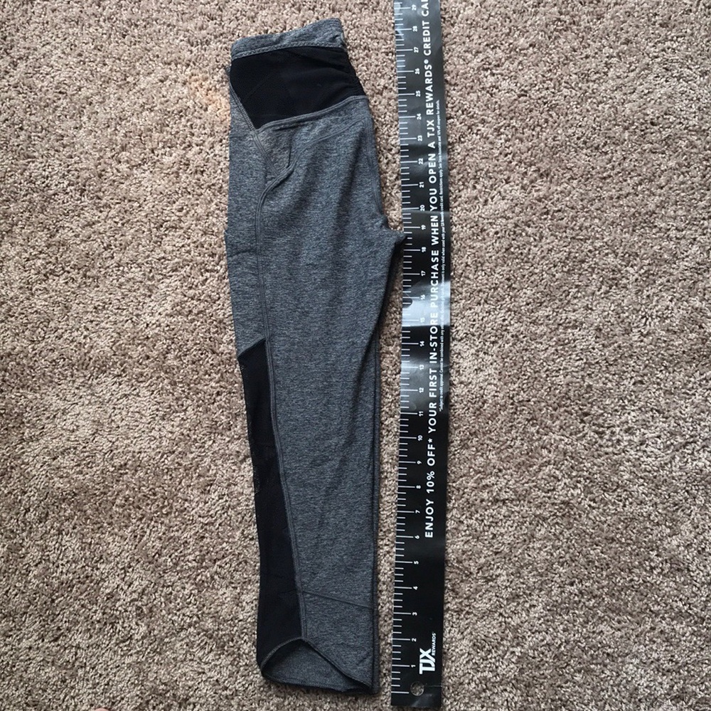 ❤️Lululemon athletica cropped legging size two - Picture 5 of 6